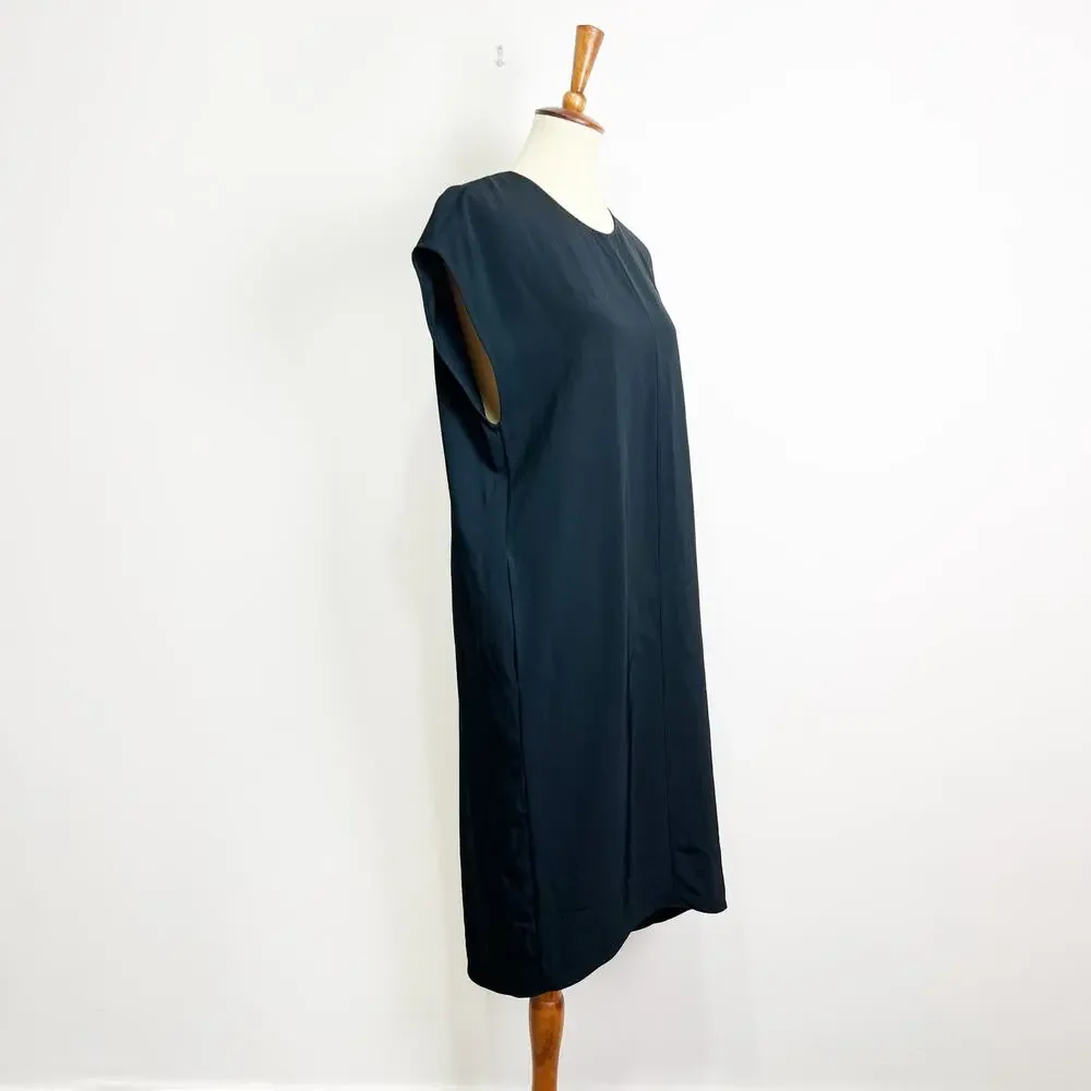 Everlane black knee length shift dress Size 4